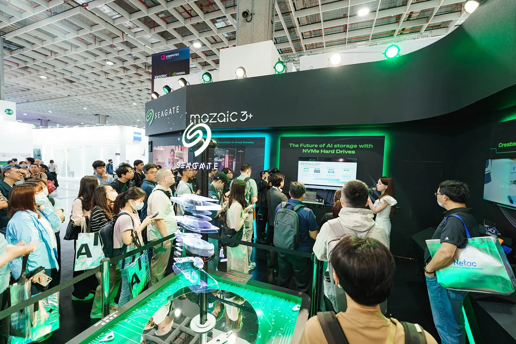 Seagate 台北國際電腦展 專業英文主持導覽1