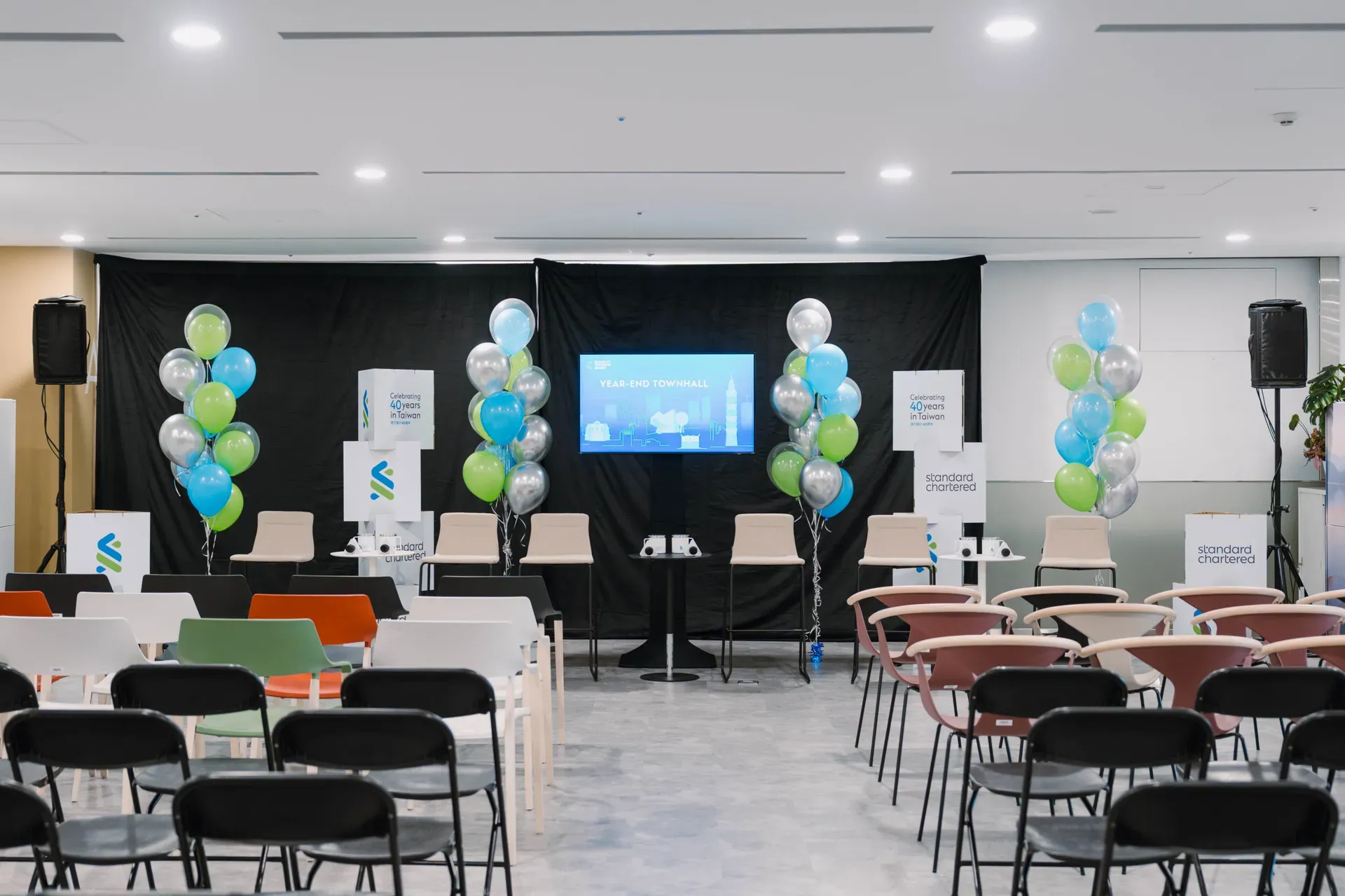 渣打銀行 Standard Chartered 員工大會 辦公室布置