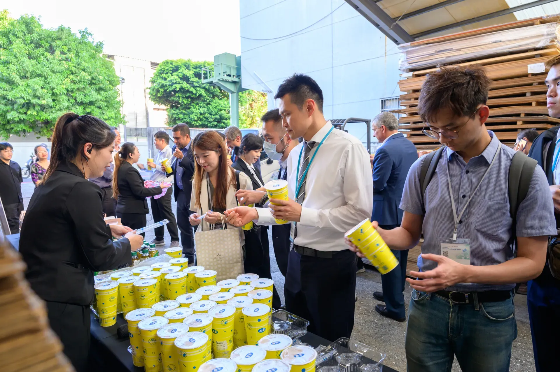APEC 5G 智慧製造研討會 參訪 飲品