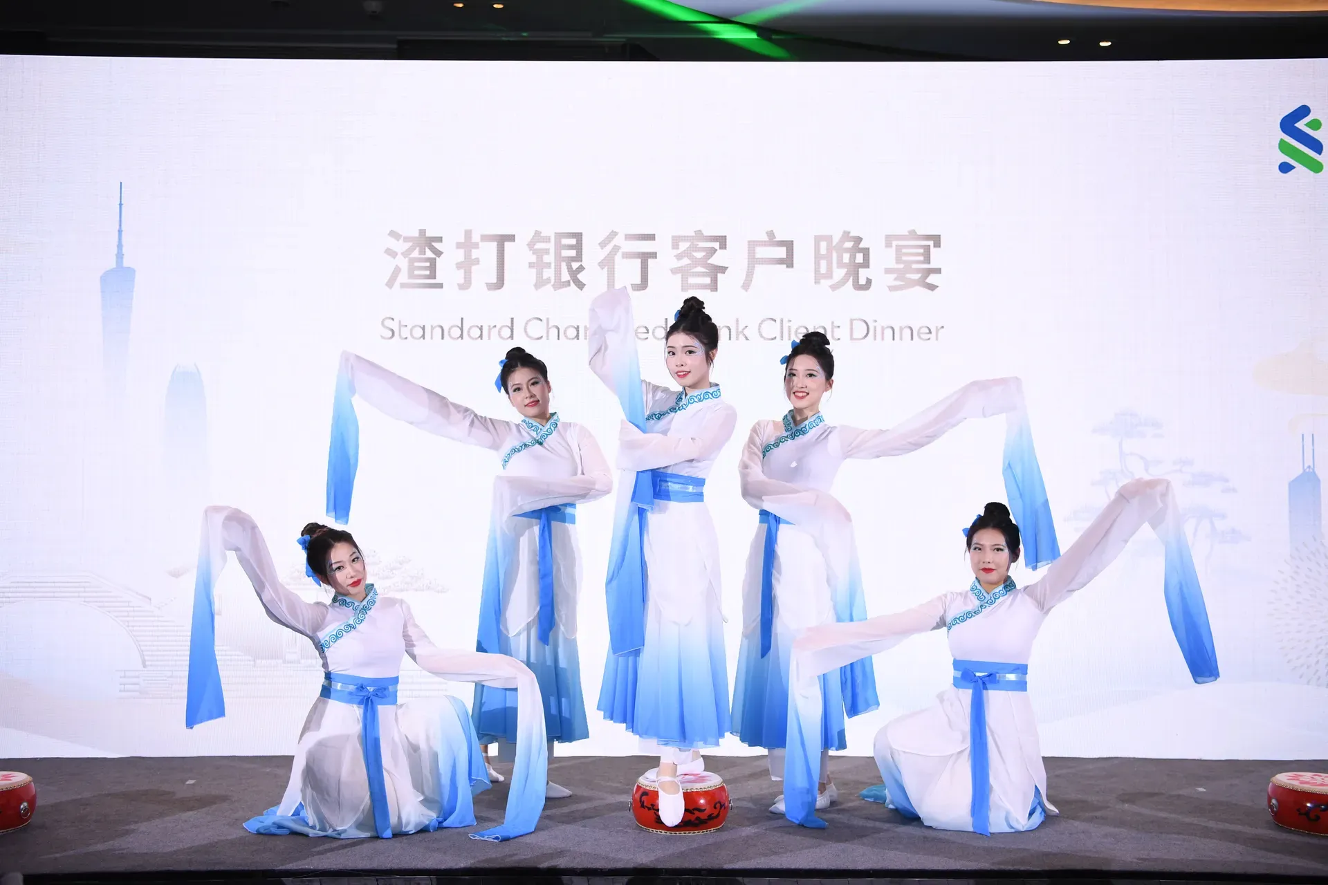 同仁精彩表演